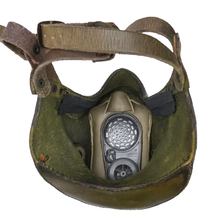 Modifed M-10M Gas Mask Film Prop - Film Production Used - Collectables & Rarities