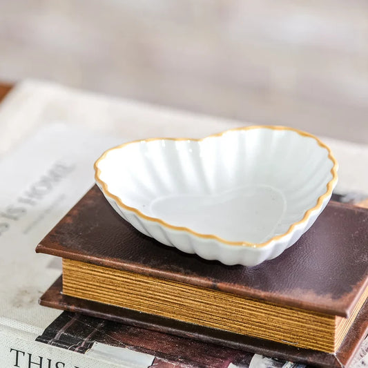 5.25" WHITE STRIPE HEART PLATE - Magnolia Lane co. Home + Garden + Gift