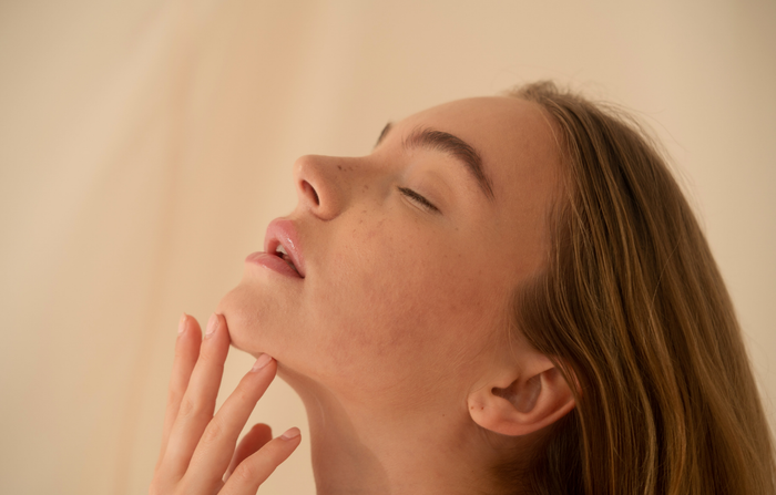 Chin Thread