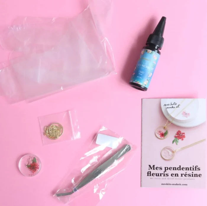 La Petite Epicerie Pro - Jewellery Kit - Resin Pendants - My Floral - Contents