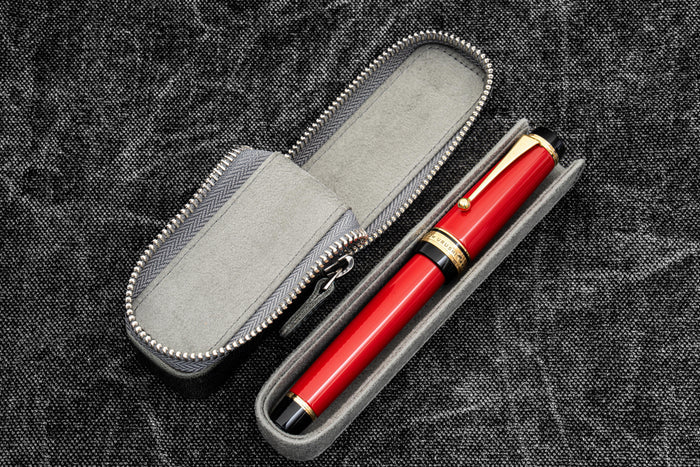 Leather Zippered Magnum Opus Single Hard Pen Case For Oversized Pens & Namiki Emperor - Crazy Horse Smoky