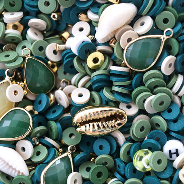 La Petite Epicerie Pro - Mix Heishi Beads & Charms - Mandalay - Close Look