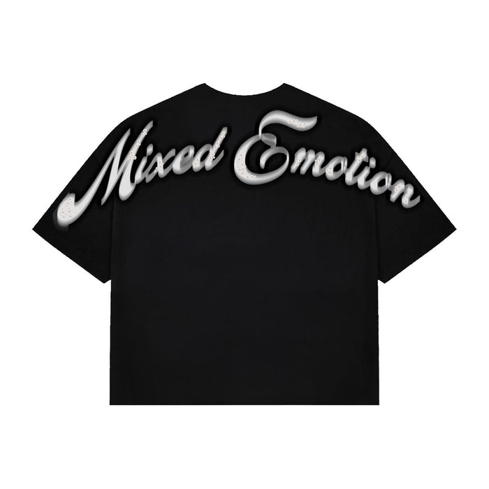 Fashionable Pearl cropped black tee with minimalistic style and trendy appeal