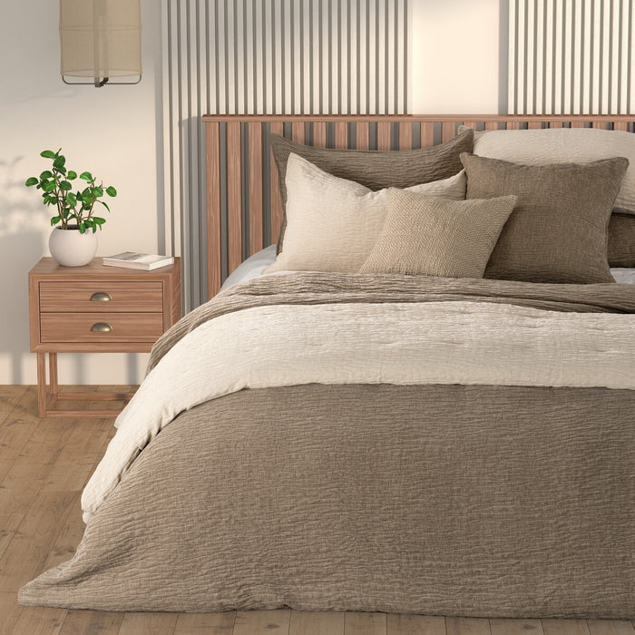 Taupe super king quilt