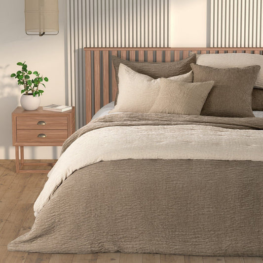 Taupe super king quilt