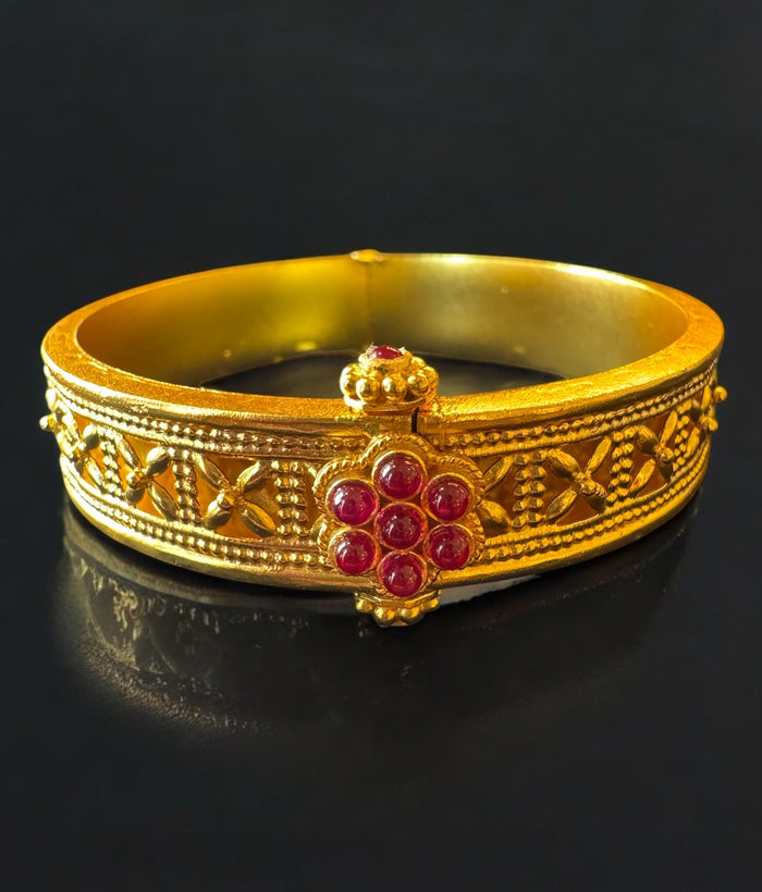 The Atyukti Silver Antique Openable Bracelet-Single (Size/2.2/2.4/2.6/2.8)