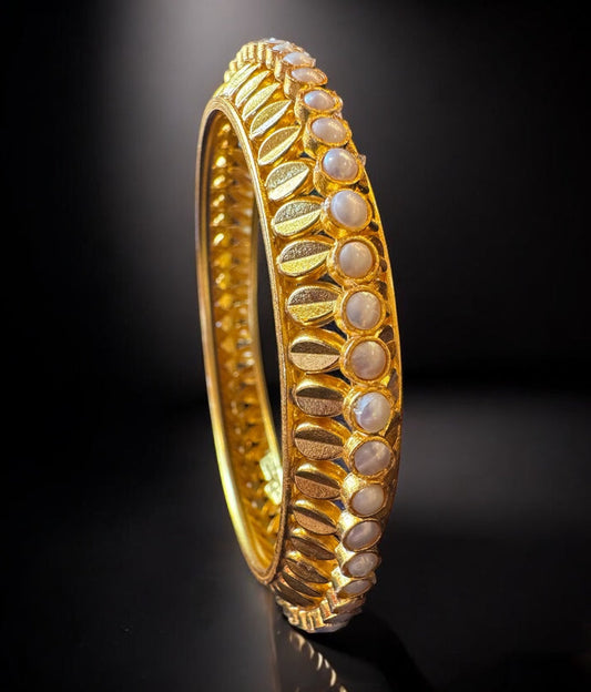 The Moti Tode Silver Pearl Bangle- Single (Size/2.2/ 2.4/2.6/2.8)