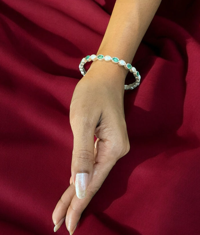 The Pihu Silver Emerald & Pearl Bangle- Single (Size/2.2/ 2.4/2.6/2.8)