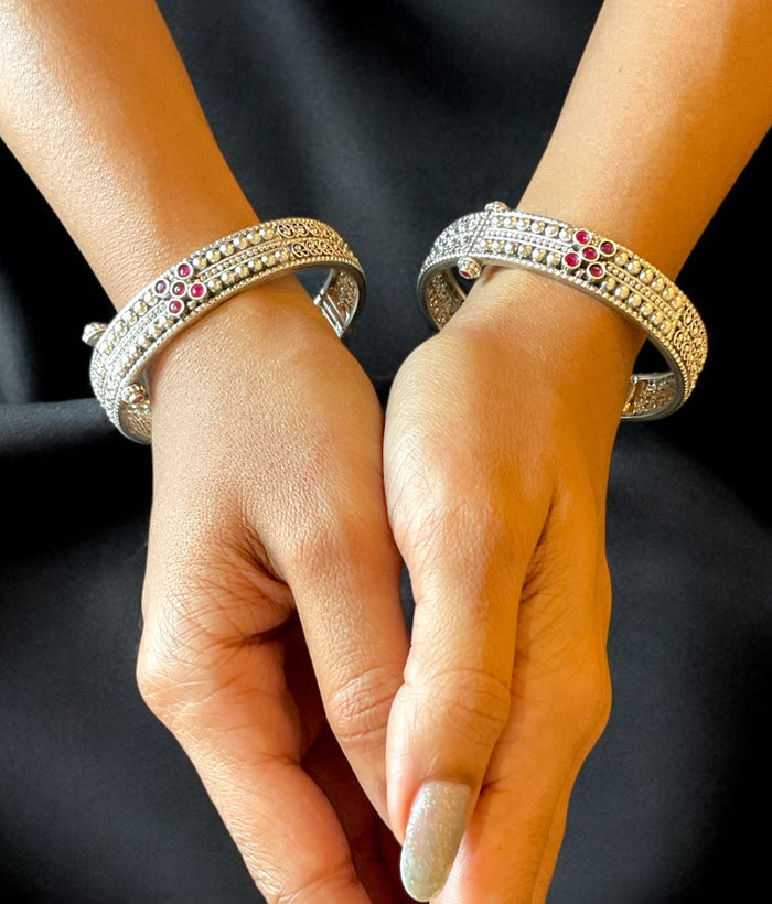 The Samyukta Silver Filigree Openable Bracelet - Single (Oxidised-Size /2.2/2.4/2.6/2.8)