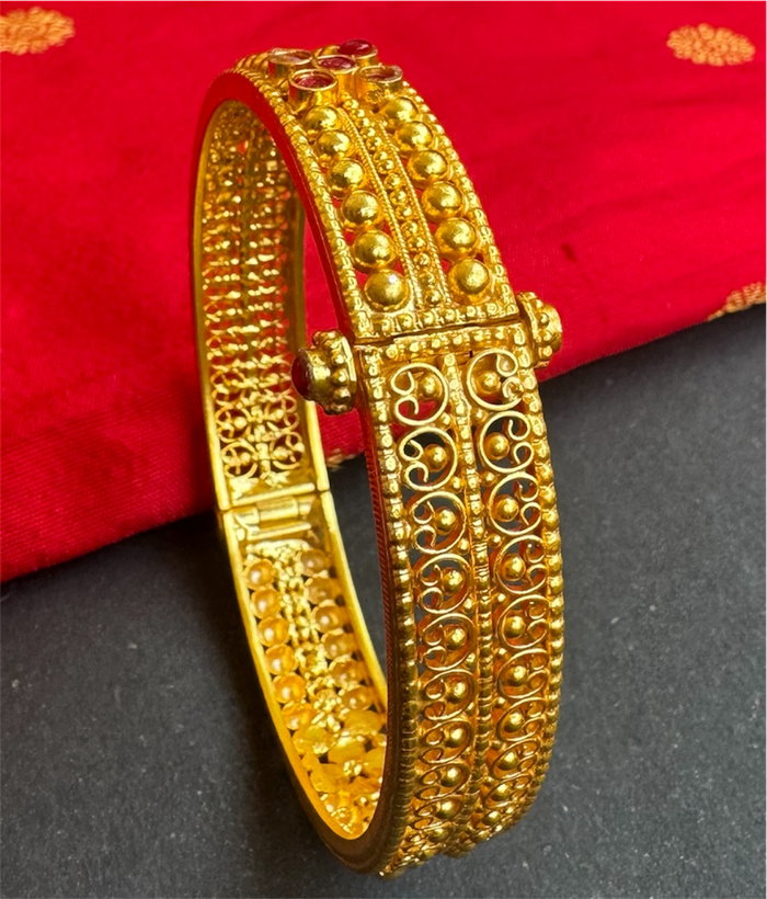 The Samyukta Silver Filigree Openable Bracelet - Single (Size /2.2/2.4/2.6/2.8)
