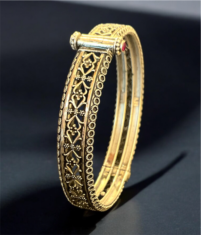 The Tapti Silver Designer Filigree Bracelet-Single (Oxidised/Size /2.2/2.4/2.6/2.8)