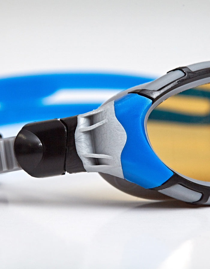Zoggs Predator Flex Polarized Ultra Goggle in blue and silver